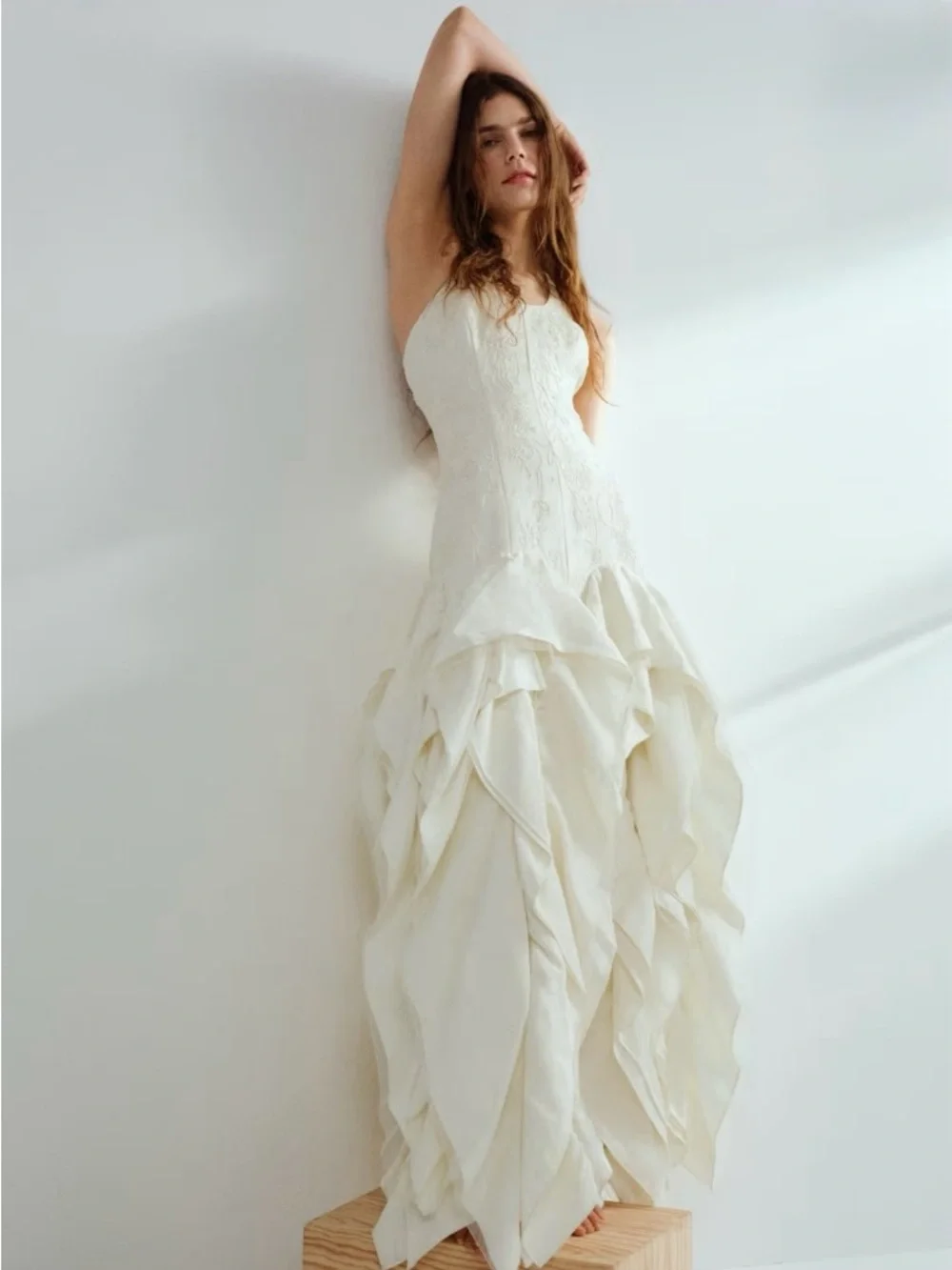 H&M STUDIO
NWT CREAM RUFFLED EMBROIDERED DRESS SIZE SMALL - Picture 7 of 13